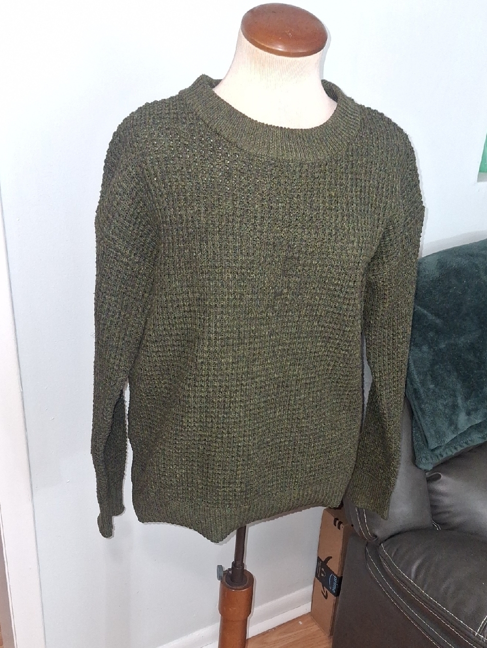 Time and Tru /Olive Crewneck Knit Sweater- W Sz M 8-10